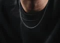 Choosing Men’s Earrings and Silver Necklaces for Outfits