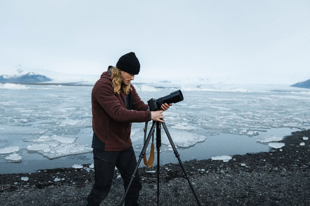 How to Take Better Travel Photos Without Carrying Heavy Camera Gear